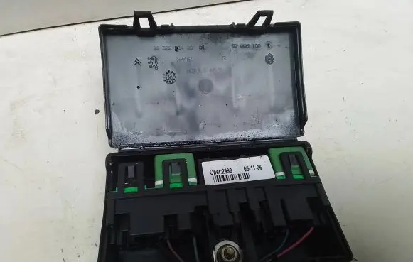 Citroen C5 Fuse box set 97086100