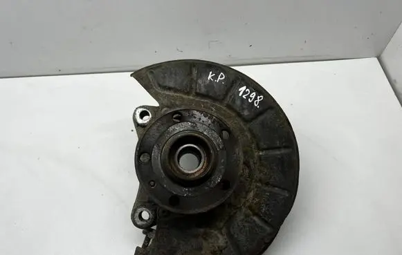 Volkswagen PASSAT B6 Front wheel hub 230505