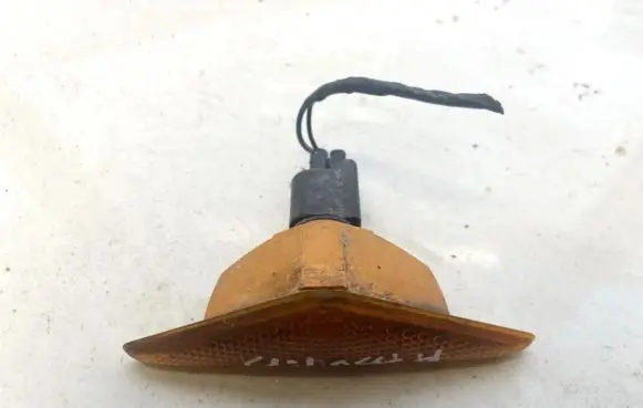 Ford Mondeo Mk III Front fender indicator light