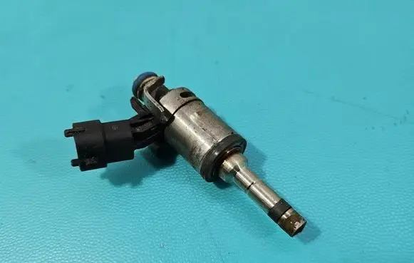 KIA Sportage Fuel injector 0261500100 IMPRK1533706
