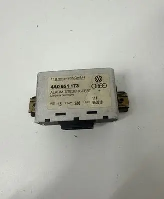 Audi A6 S6 C4 4A Alarm control unit/module 4A0951173
