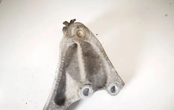 Honda Jazz Engine mounting bracket