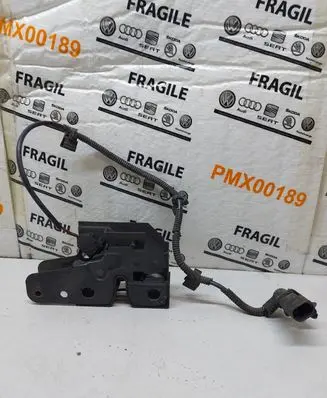 Seat Altea Engine bonnet/hood lock/catch 5P0823509B