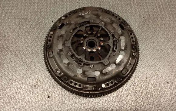 Volkswagen Touran I Clutch set kit 03G141025E 03G141031K