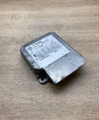 Volkswagen Polo IV 9N3 Airbag control unit/module 1C0909605K