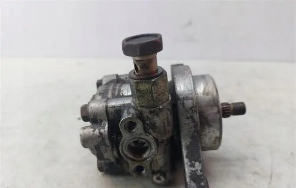 Nissan Primera Power steering pump