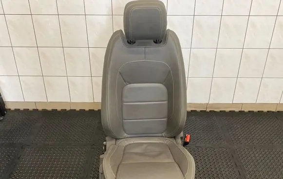 Jaguar F-Pace Front passenger seat 