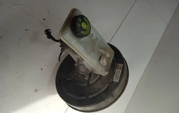 Opel Vivaro Brake booster 2425707