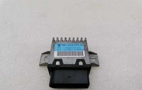 Porsche Cayman 981 Fuel injection pump control unit/module 99161802502
