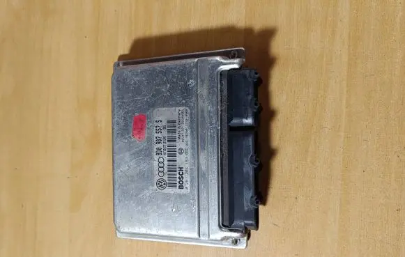 Audi A4 S4 B5 8D Engine control unit/module 8D0907557S 26SA4961 0261204183