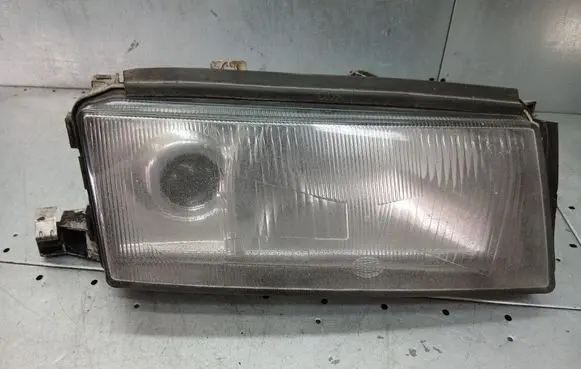 Skoda Octavia Mk1 (1U) Front reflector 