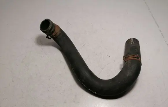 Toyota Avensis T270 Engine coolant pipe/hose