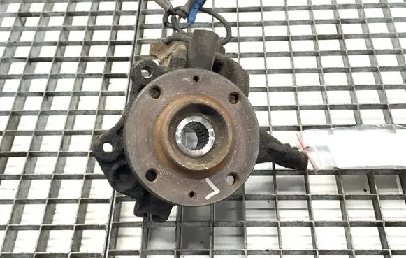 Peugeot 207 Front wheel hub spindle knuckle 