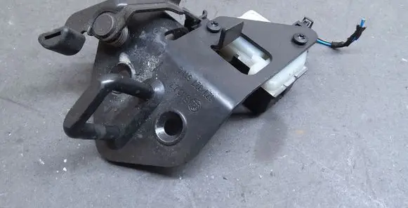 Skoda Octavia Mk2 (1Z) Tailgate/trunk/boot lock/catch/latch 1Z0827511C