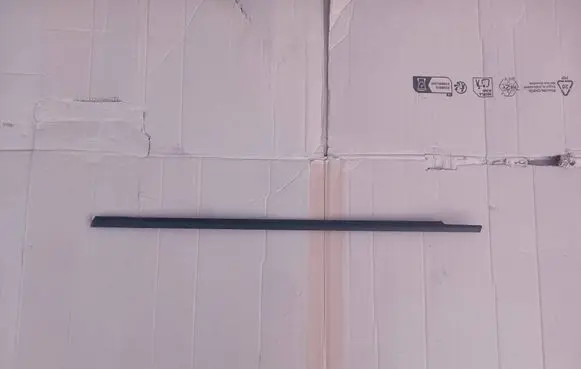 Seat Toledo II (1M) Rubber seal front door window/glass 1M0837477