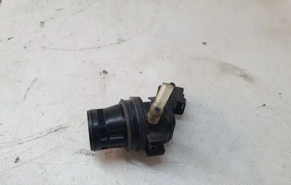 Toyota RAV 4 (XA40) Windscreen/windshield washer pump 8533060160