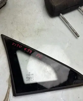 Mercedes-Benz Vito Viano W639 Front door window glass four-door DOT211M73AS2 E000191 43R000016