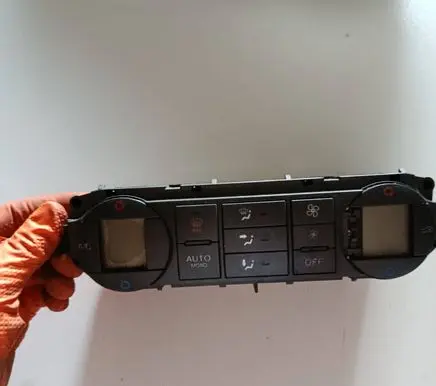 Ford Focus C-MAX Climate control unit 3M5T18C612AR WUTA00860