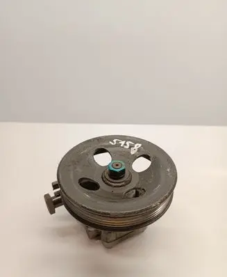 KIA Sorento Power steering pump 402D1E70