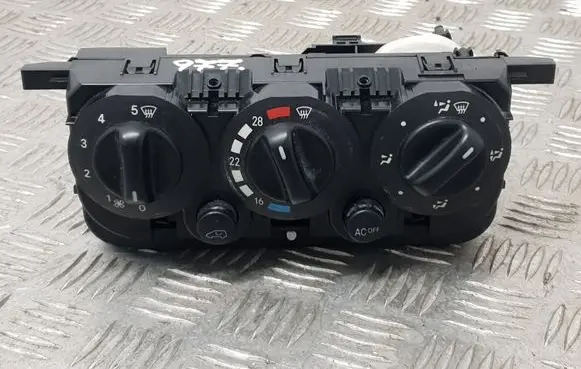 Mercedes-Benz A W168 Climate control unit 1688302285