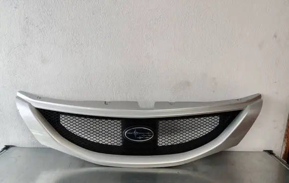 Subaru Impreza III Front grill