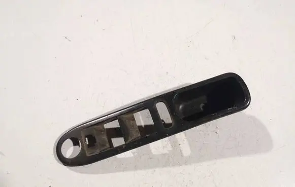 Peugeot 307 Front door window switch trim 