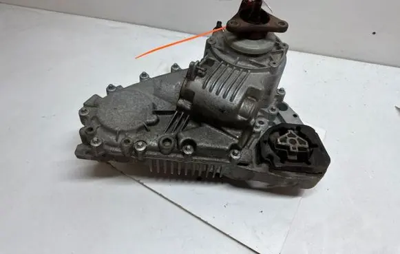 BMW X5 E70 Gearbox transfer box case 7574777 ATC700 7243540