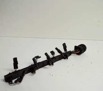 Volkswagen Touran I Fuel injector wires 03G971826