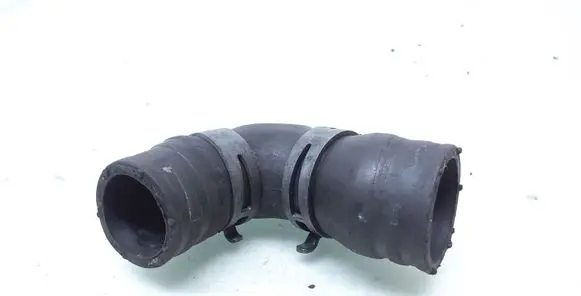 Mercedes-Benz CLS C218 X218 Engine coolant pipe/hose