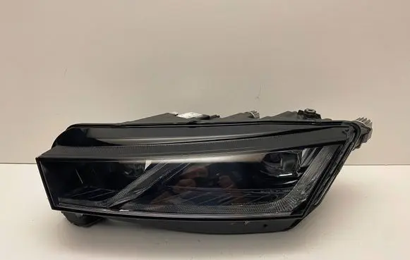Skoda Octavia Mk4 Headlight/headlamp 5E4941015A 030111823300 LE18A6419