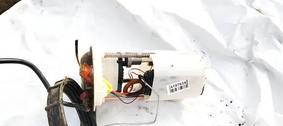 Suzuki Swift I In-tank fuel pump