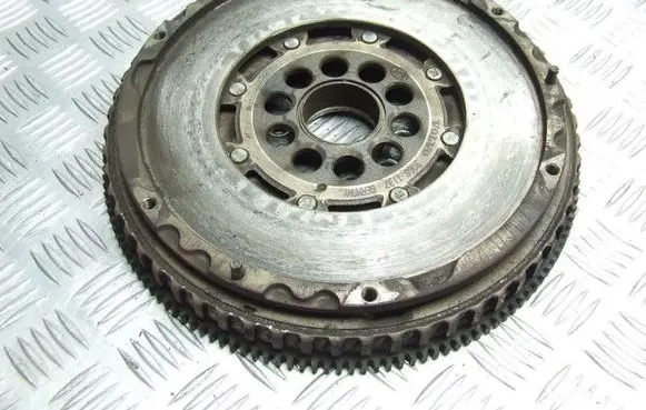 Volvo C70 Dual mass flywheel 30681137