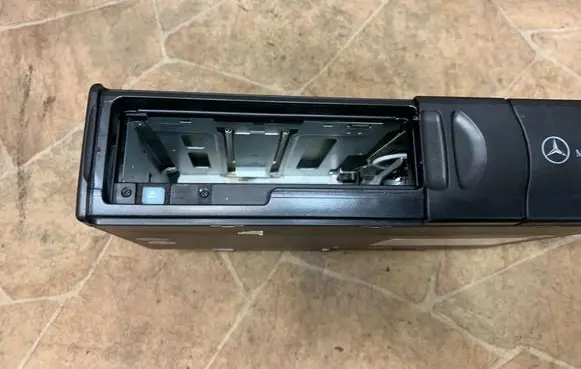 Mercedes-Benz SL R230 CD/DVD changer A2038209089