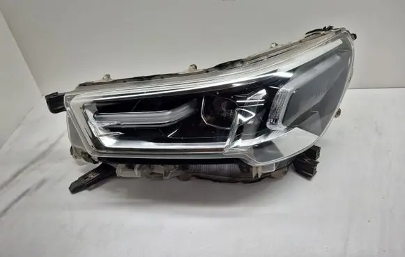 Toyota Hilux VIII Headlight/headlamp 811500KP41