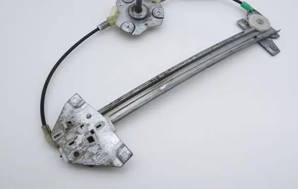 Mitsubishi Carisma Rear door manual window regulator