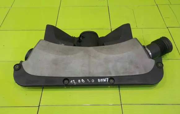 BMW 7 E65 E66 Intercooler air channel guide 7541065 12AB30
