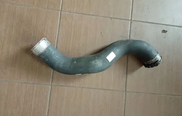 Mercedes-Benz ML W166 Intercooler hose/pipe A1665280100