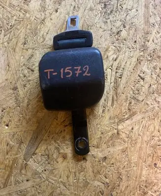 Volkswagen Multivan T4 Rear seatbelt H58431A