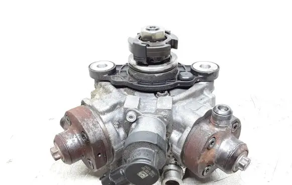 Volvo XC60 Fuel injection high pressure pump 0445010681 31372081
