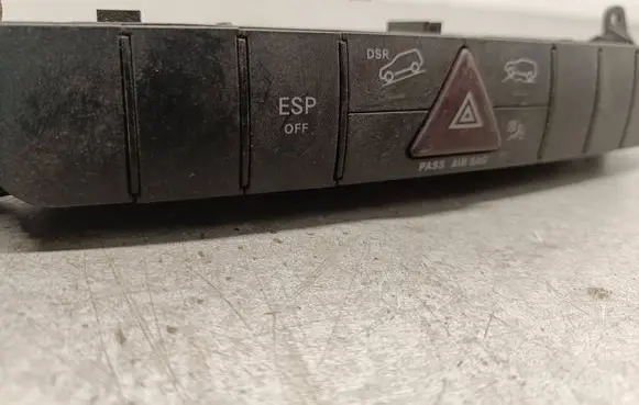 Mercedes-Benz ML W164 Hazard light switch A1648703410 03754812