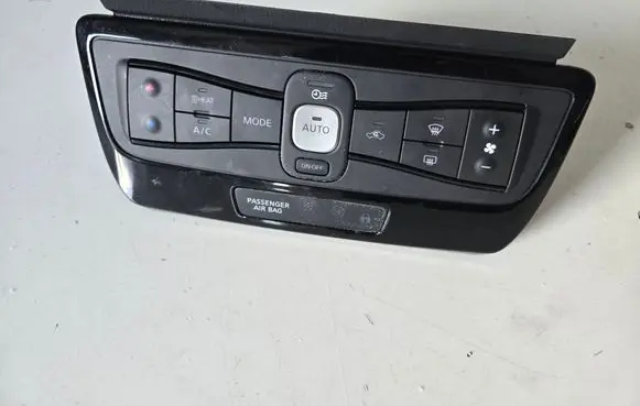 Nissan Leaf II (ZE1) Climate control unit 684125SHOB
