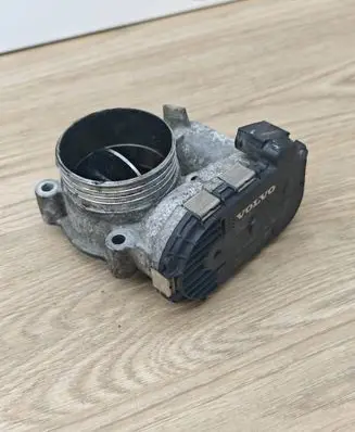 Volvo XC70 Throttle valve 8692720 0281002701