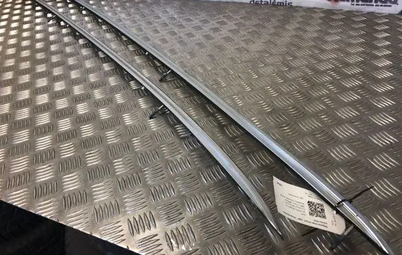 Audi A6 S6 C6 4F Roof bar rail