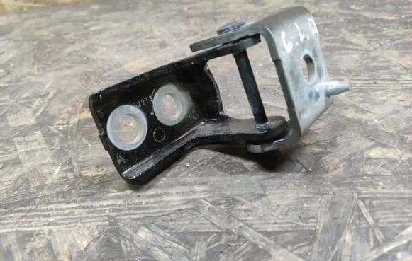 Citroen DS7 Crossback Rear door lower hinge 322T8