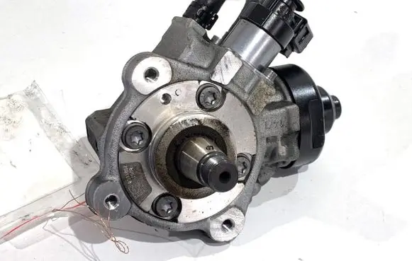 Audi A4 S4 B8 8K Fuel injection high pressure pump 0445010507