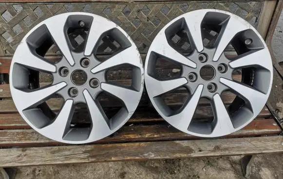 Ford Fiesta R16 alloy rim 