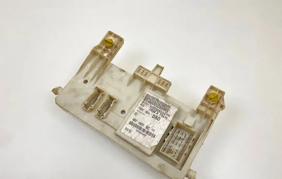 Ford Focus C-MAX Fuse module 3M5T14014 251088 4M5T14A073