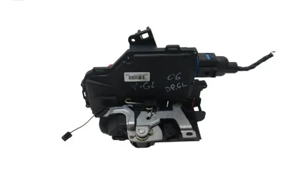 Volkswagen Golf V Rear door lock 7L0839016D