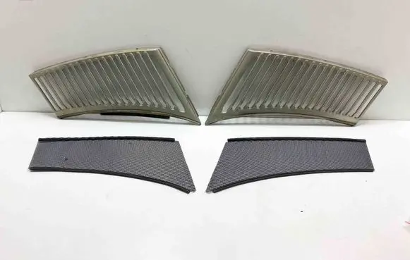 Mercedes-Benz SLC C107 Quarter panel pressure vent A1078360265 A1078360165