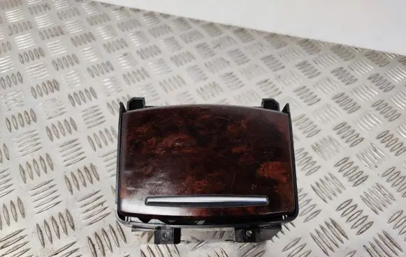 Cup holder front